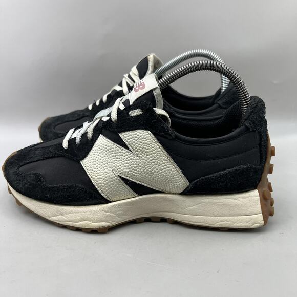New Balance 327 Running Shoes Women Size 8 B Black White Comfort Low Sneakers - Picture 3 of 9
